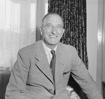 Frank Penny, President of the Ringwood branch of the Good Neighbour Council, 1958. Photograph National Archives of Australia
